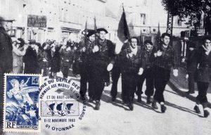 Carte postale du Défilé du 11 Novembre d'Oyonnax