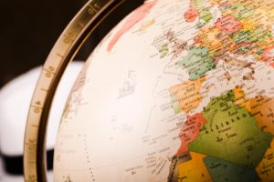 Globe terrestre international vintage