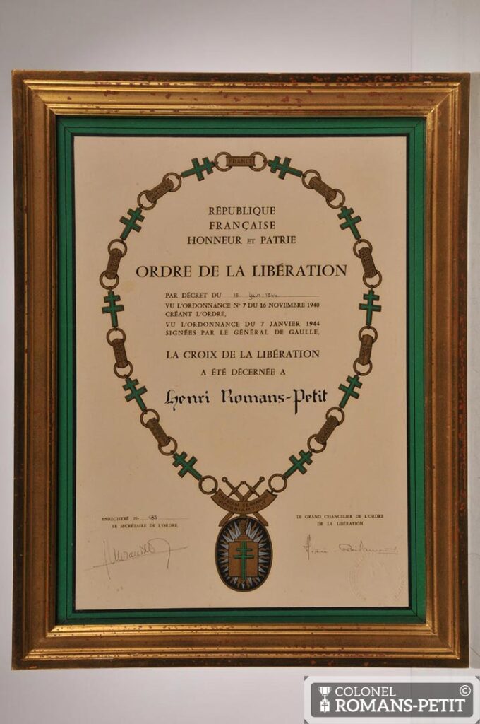 Diplôme de la Croix de la Libération remis au Colonel Romans-Petit